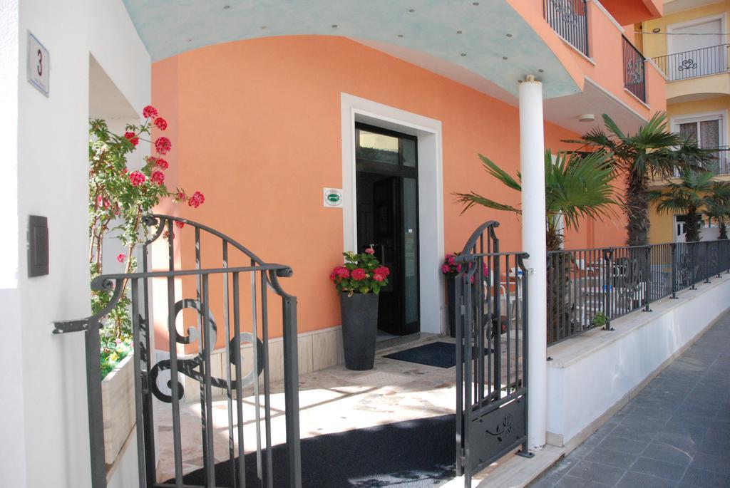 Hotel Cristall San Benedetto del Tronto Eksteriør billede
