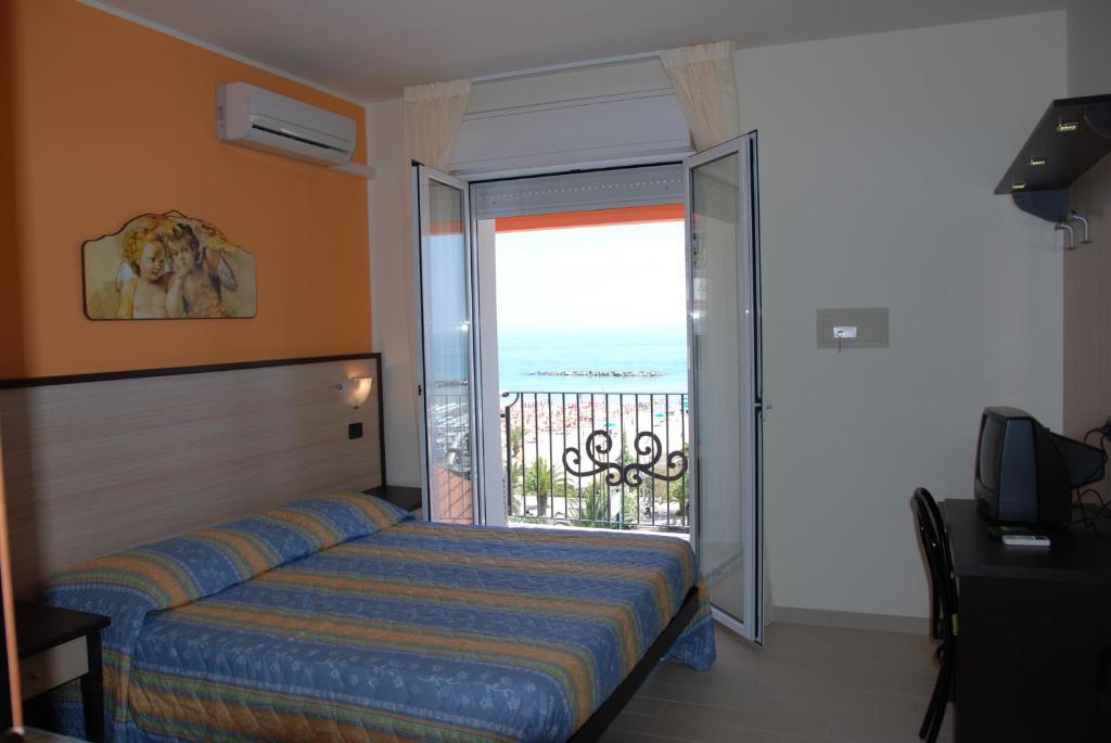 Hotel Cristall San Benedetto del Tronto Eksteriør billede