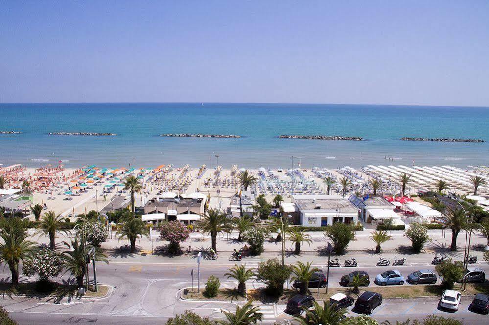 Hotel Cristall San Benedetto del Tronto Eksteriør billede